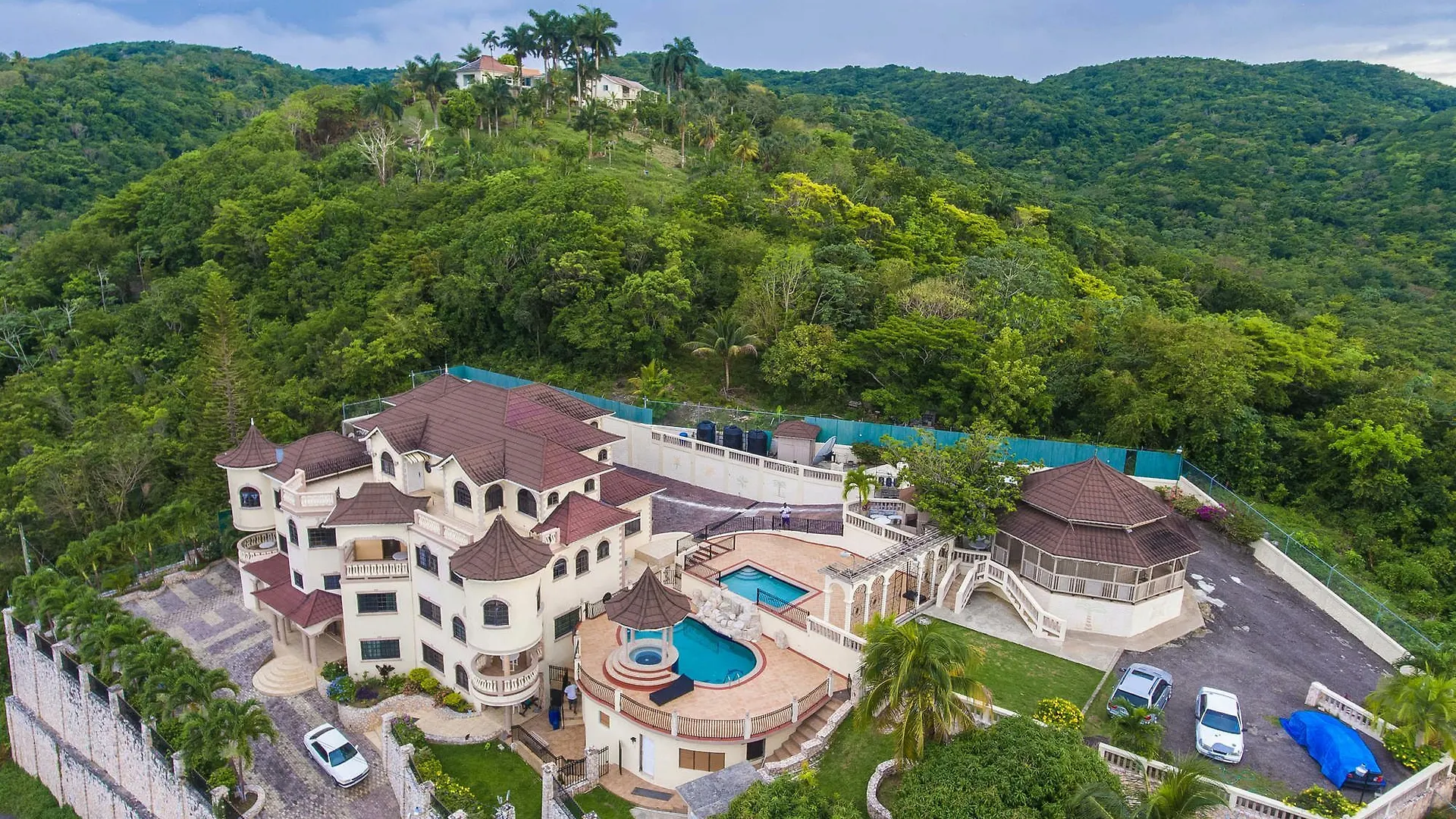 Clarridge Hall Guesthouse Montego Bay Jamaica