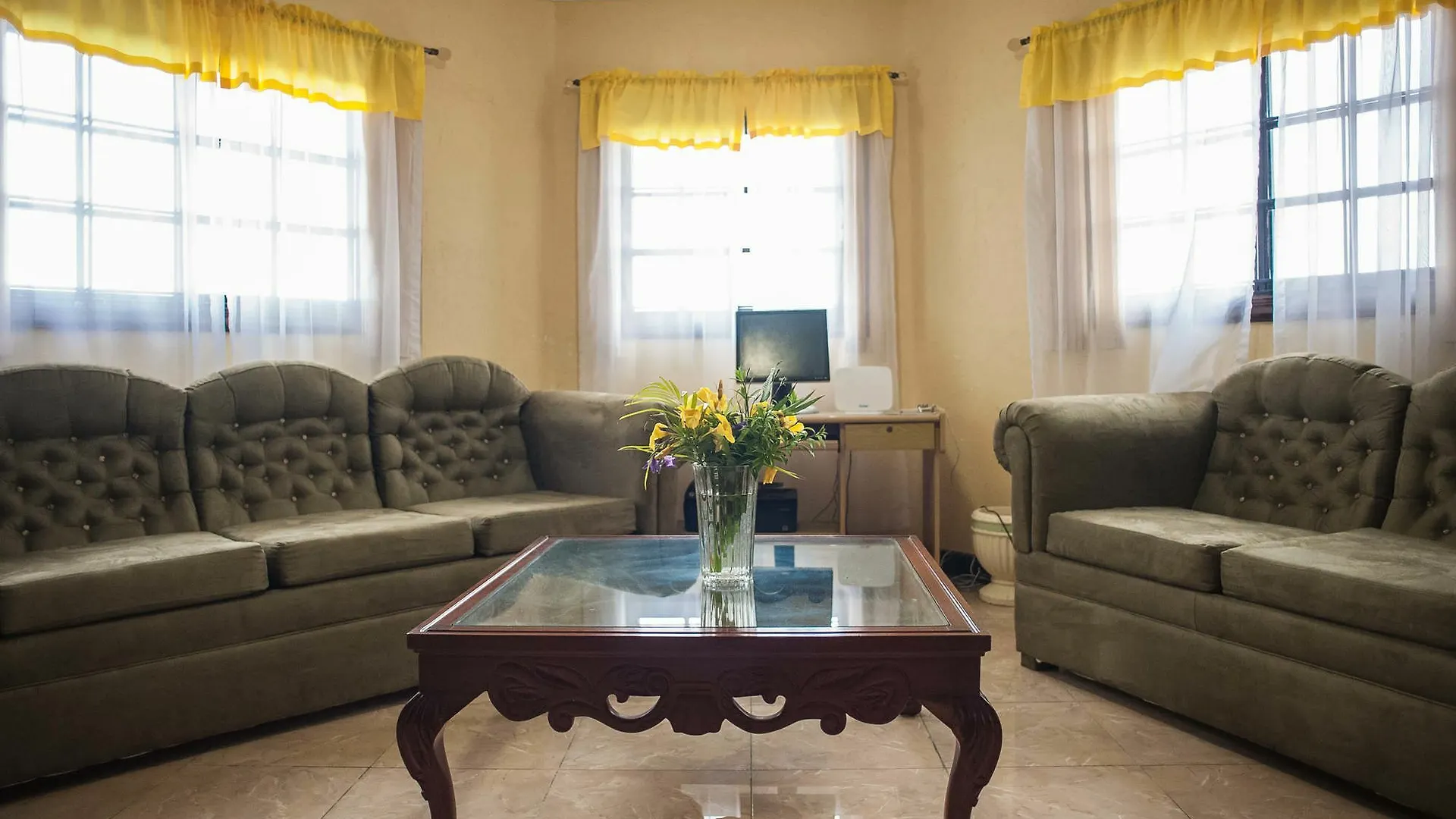 Villa Clarridge Hall Guesthouse Montego Bay Jamaica