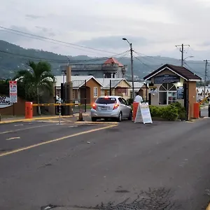 Holiday home The Rest Stop- Gated Community-24 Hrs Security, Montego Bay